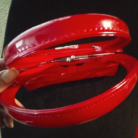 Lux de Ville Red Kisslock Bow Bag - Picture 5 of 14